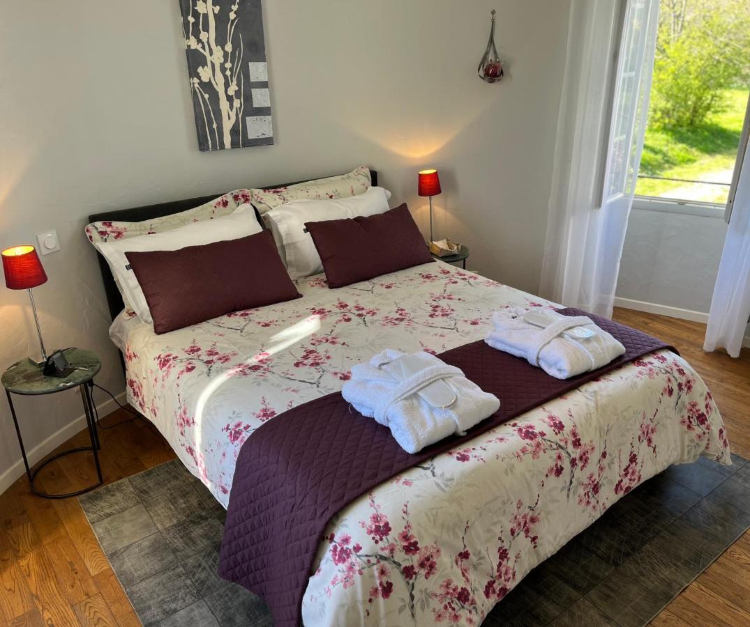 Bed and Breakfast Ancien Haras De La Tour Lamothe-Landerron Экстерьер фото