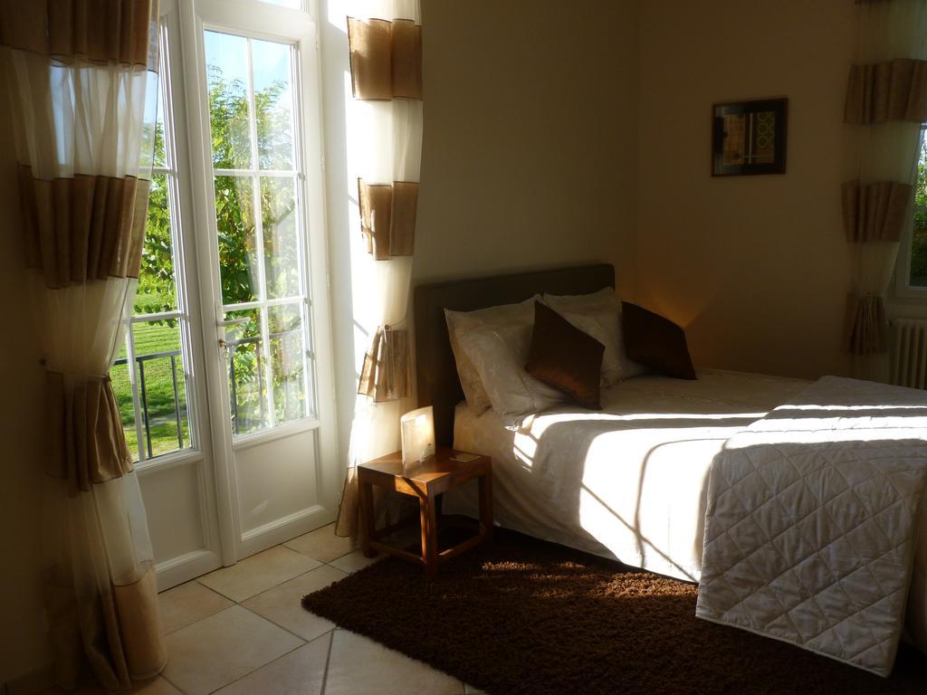 Bed and Breakfast Ancien Haras De La Tour Lamothe-Landerron Экстерьер фото